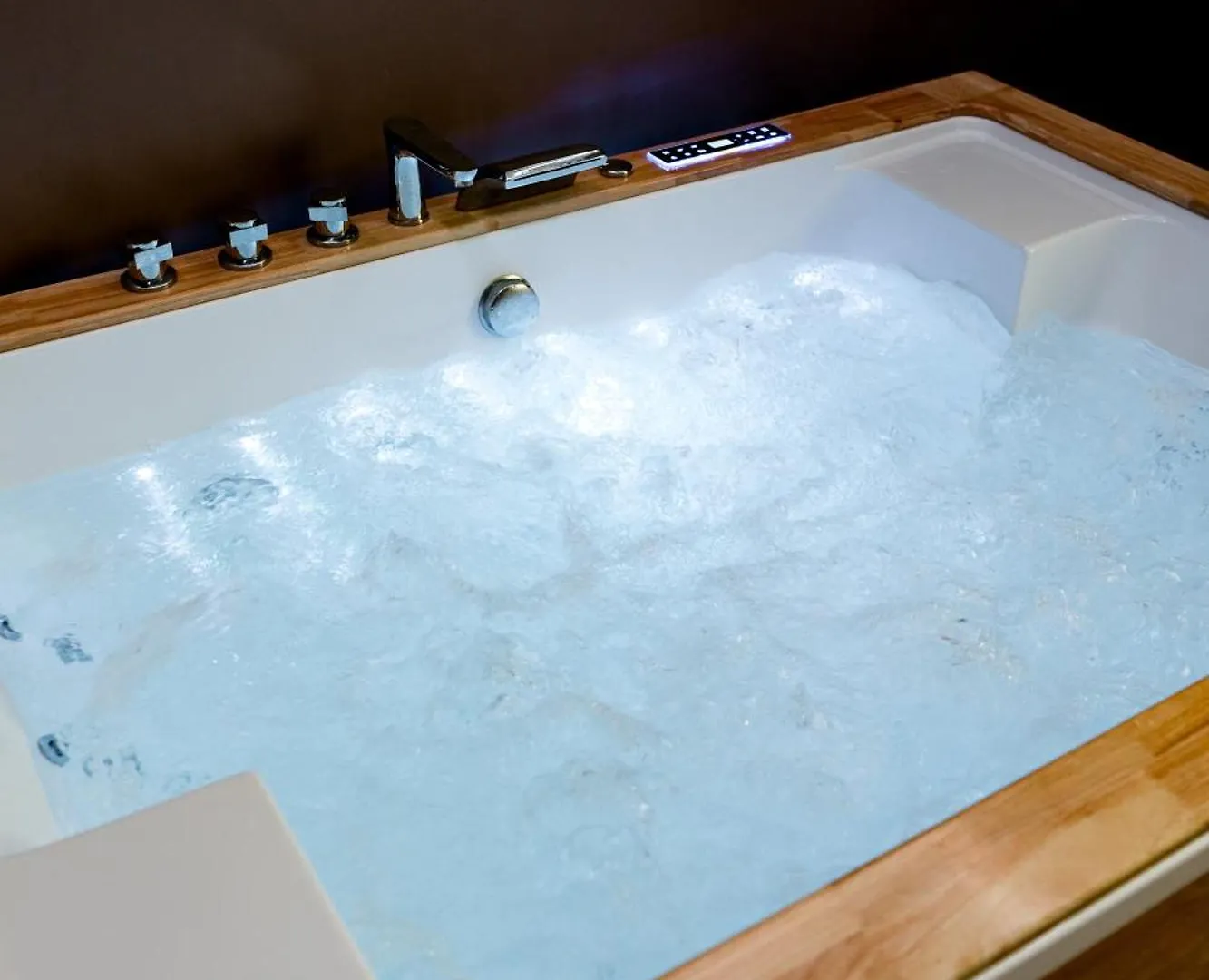 Downtown Calea Victoriei 100 Jacuzzi&Sauna&Bathtub 布加勒斯特 罗马尼亚