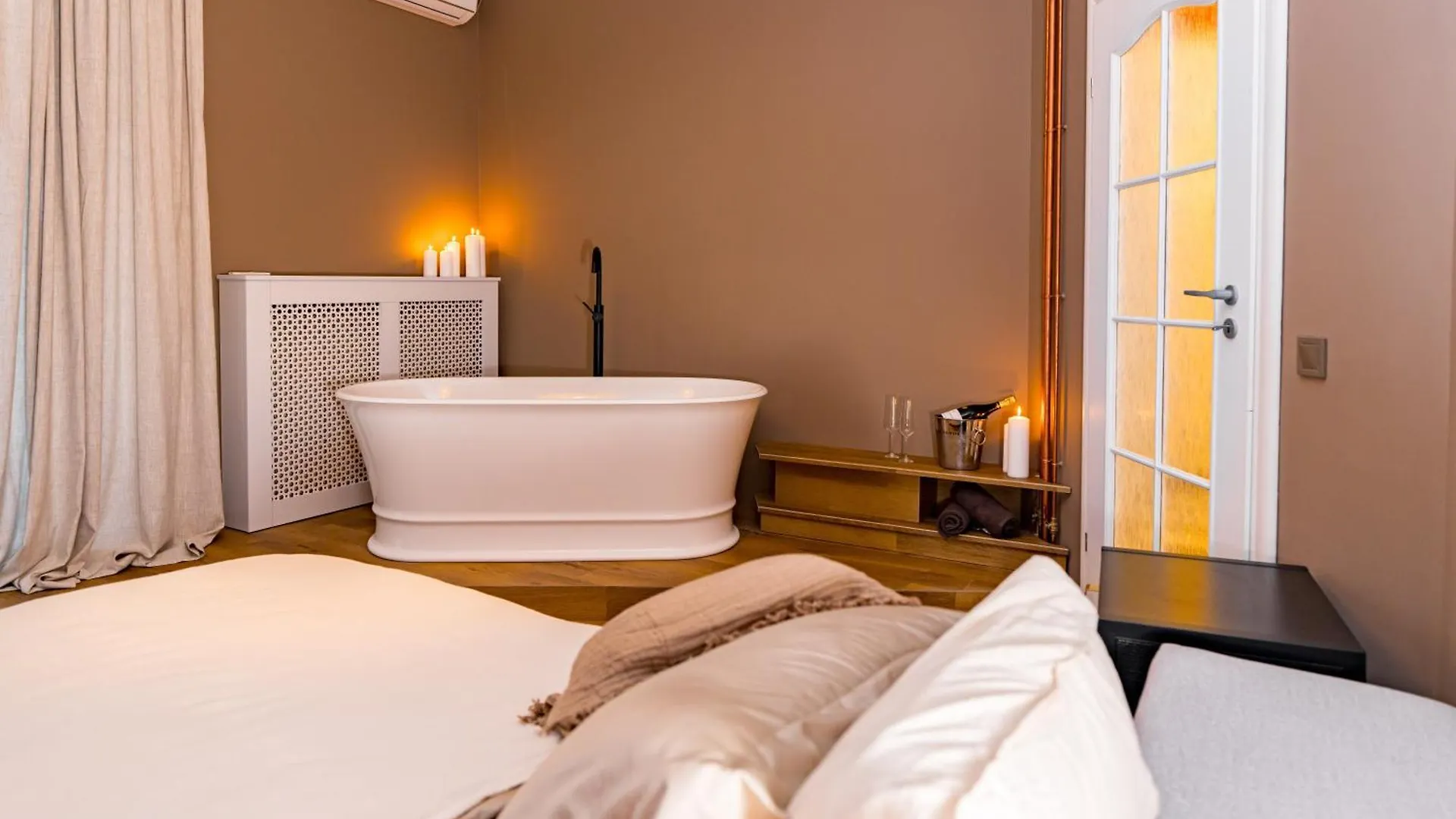 Downtown Calea Victoriei 100 Jacuzzi&Sauna&Bathtub 布加勒斯特