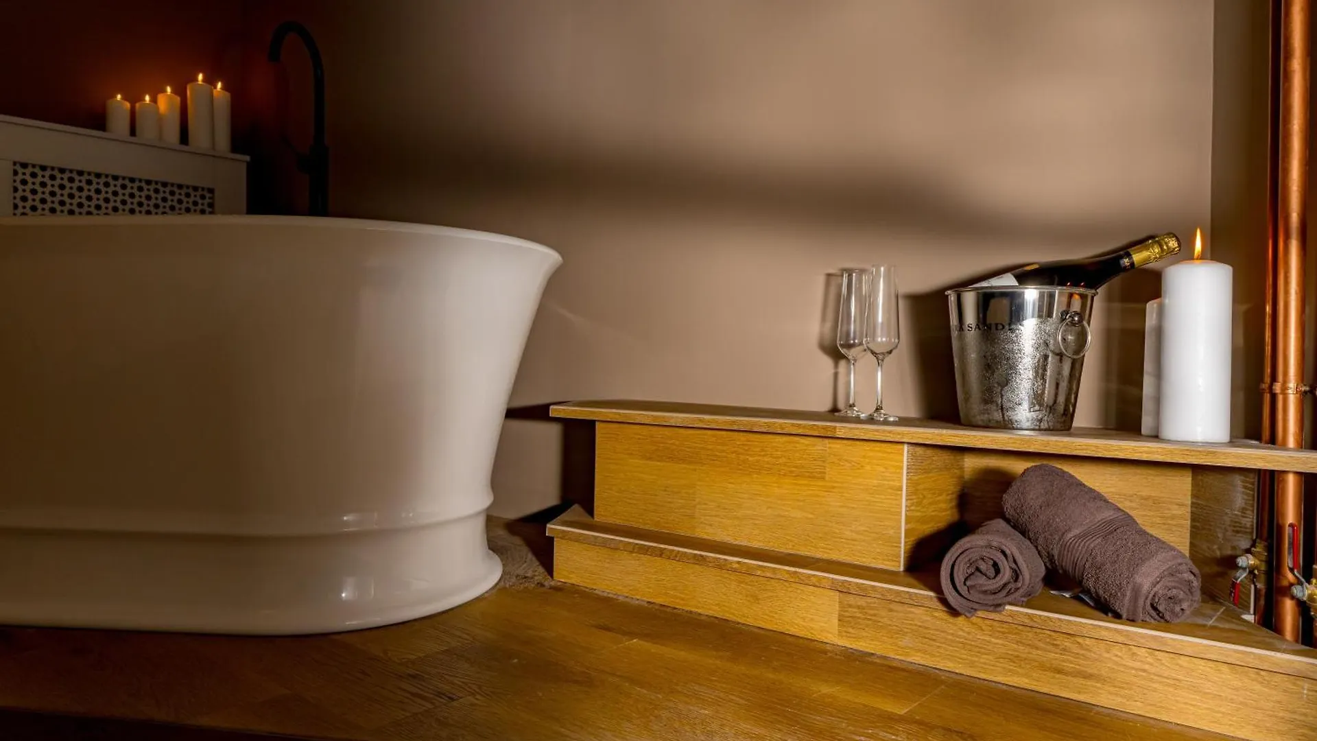 Downtown Calea Victoriei 100 Jacuzzi&Sauna&Bathtub Bukareszt